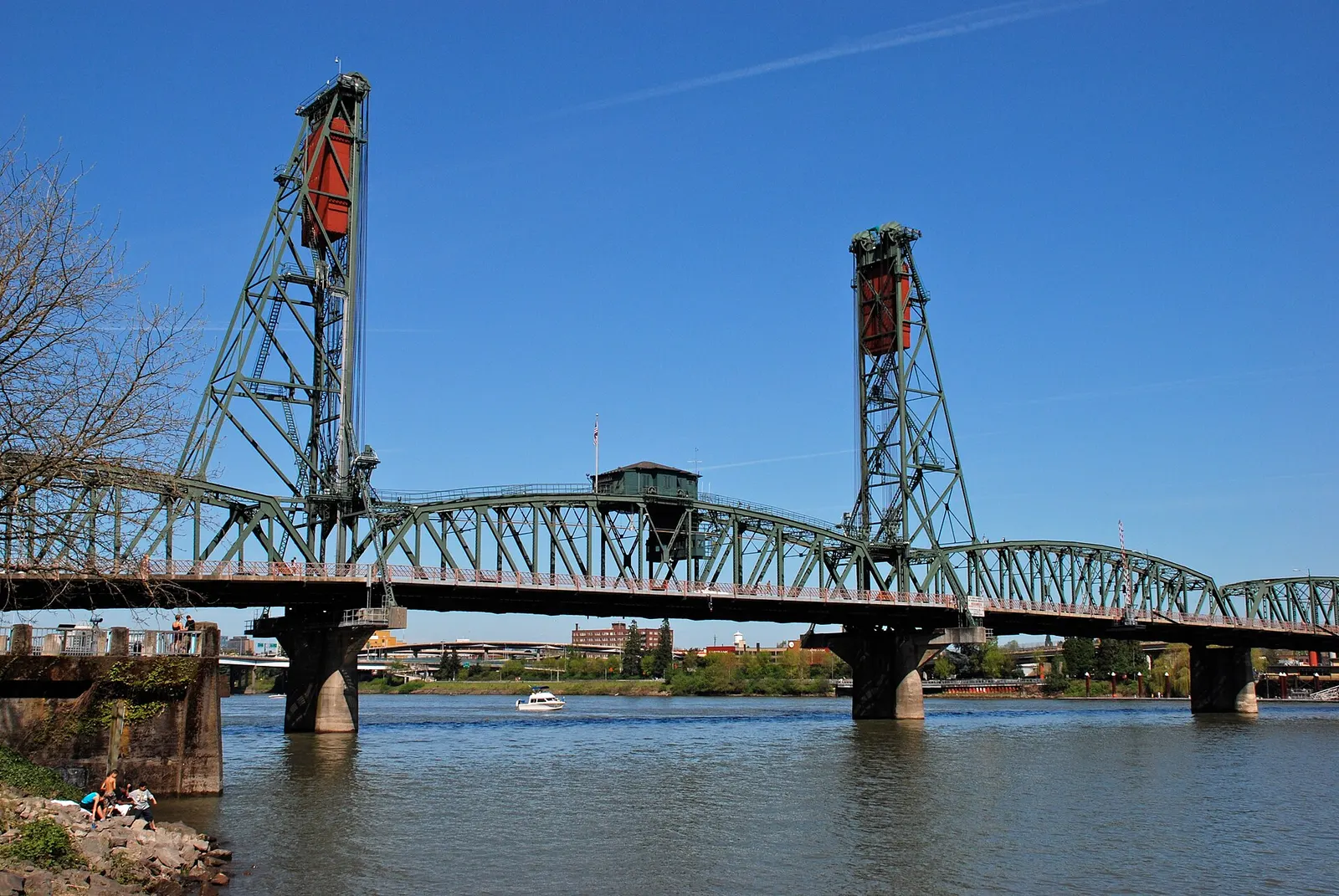 The Hawthorne Bridge crossing the Willamette River in Portland, Oregon